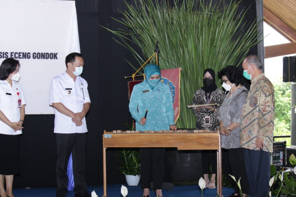 taman kelong tomohon smp lokon sma lokon tomohon santo nikolaus kota bunga sekolah asrama berasrama veritas virtus fides wisata